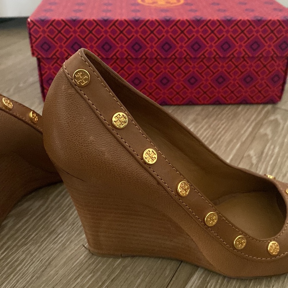 Tory Burch peep toe leather wedges - Picture 7 of 10